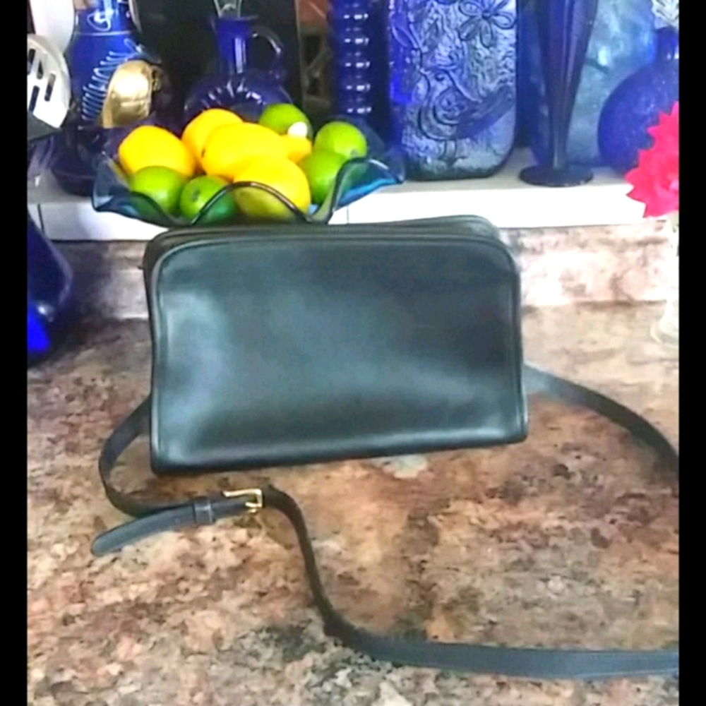 Elegant Coach Navy Blue Leather Crossbody Bag